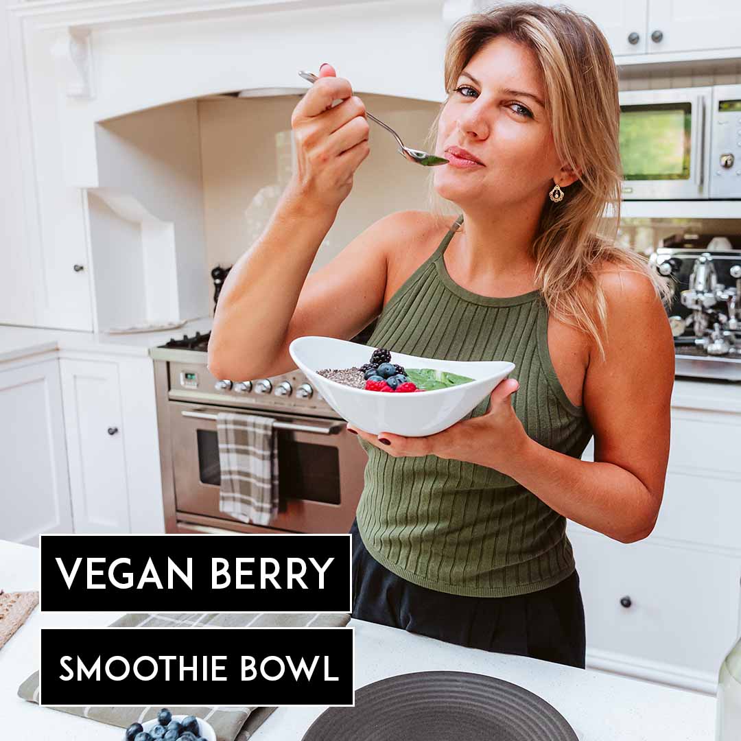 Vegan-friendly Berry Smoothie Bowl